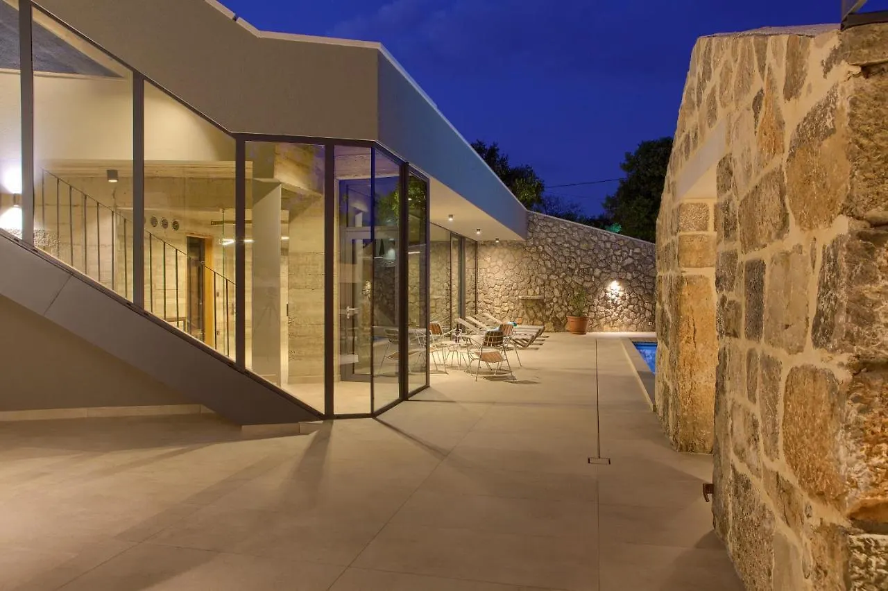 הוילה Bajcici Luxury Jerini House With Pool And Wellness 0*,